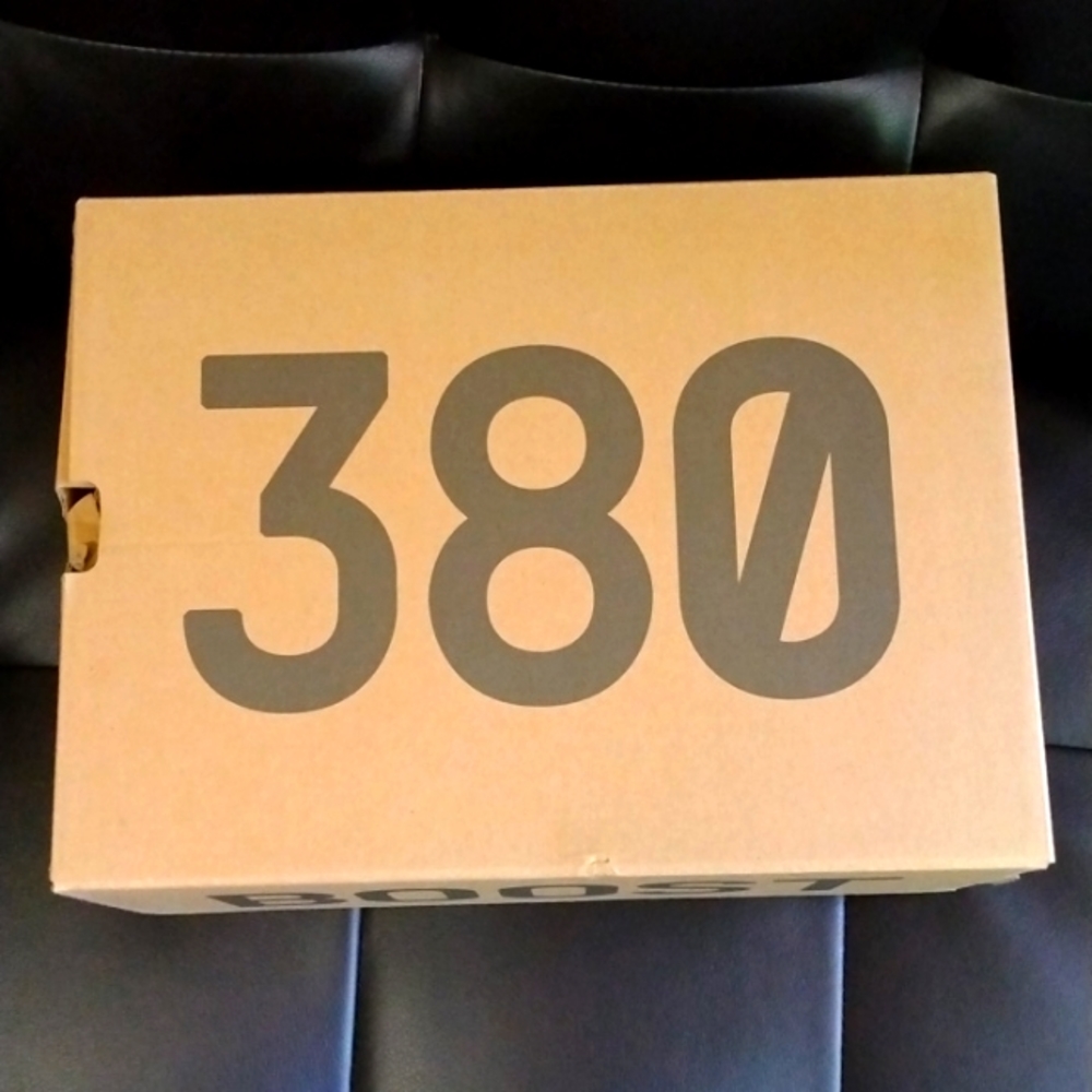YEEZY SHOE BOX unisex